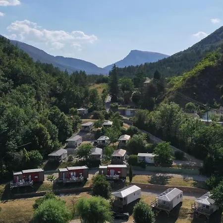 De Plein Air Panoramique à La Porte Des Gorges Du Verdon Castellane